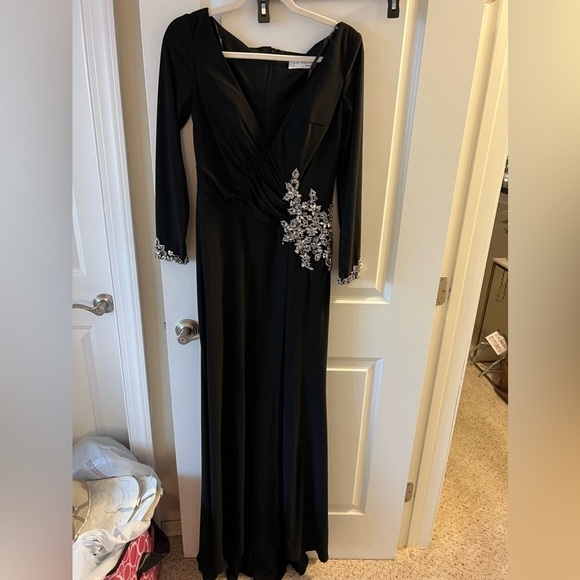 Mac Duggal Embellished Long Sleeve Plunge Neck Jersey Gown Dress - Picture 2 of 6